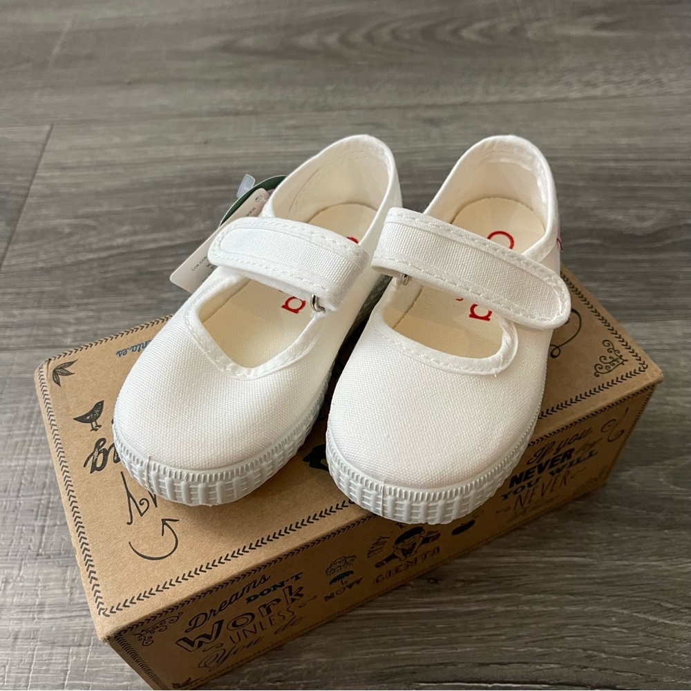 NIB Cienta White Maryjane Strap Shoes Little Kid Girl Size 31 / 13